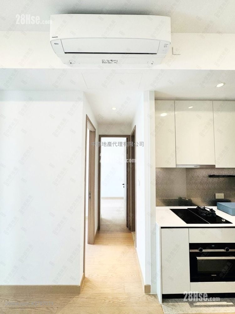 Seasons Place 售盘 2 房 , 1 浴室 447 平方尺