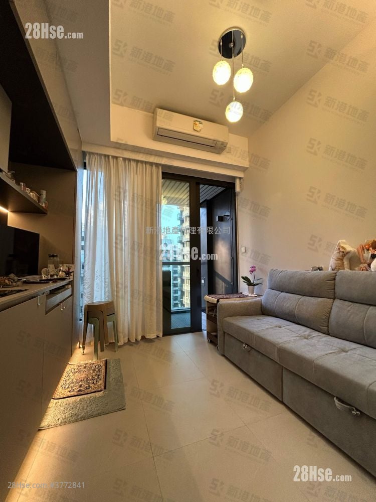 Baker Circle Greenwich Sell Studio , 1 Bathroom 215 ft²