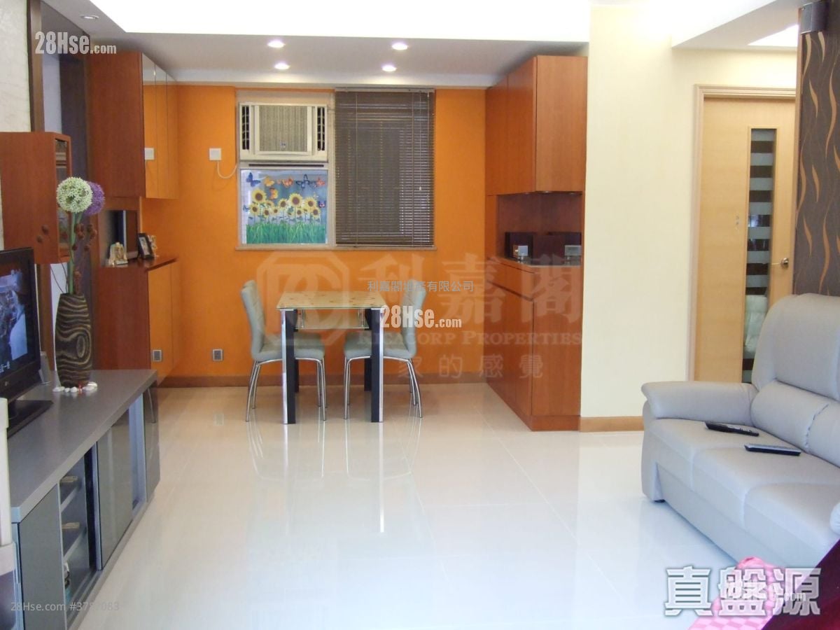 Classical Gardens Sell 3 Bedrooms , 2 Bathrooms 728 ft²