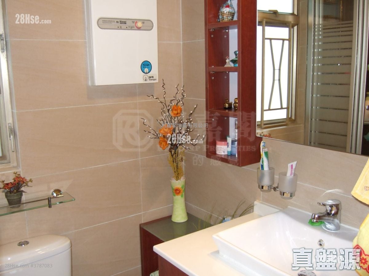 Classical Gardens Sell 3 Bedrooms , 2 Bathrooms 728 ft²