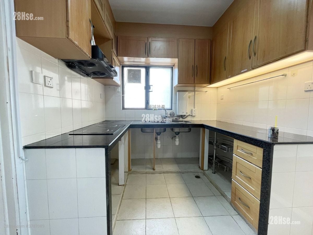 Dragon Villa Rental 3 Bedrooms , 2 Bathrooms 1,342 ft²