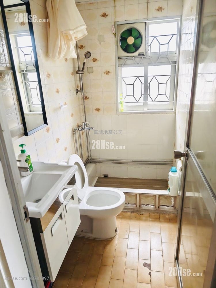 村屋 租盘 3 房 , 1 浴室 630 平方尺