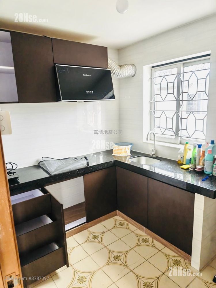 村屋 租盘 3 房 , 1 浴室 630 平方尺