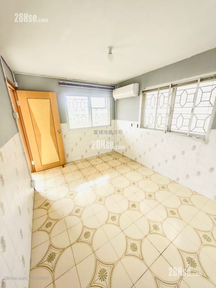 村屋 租盘 3 房 , 1 浴室 630 平方尺