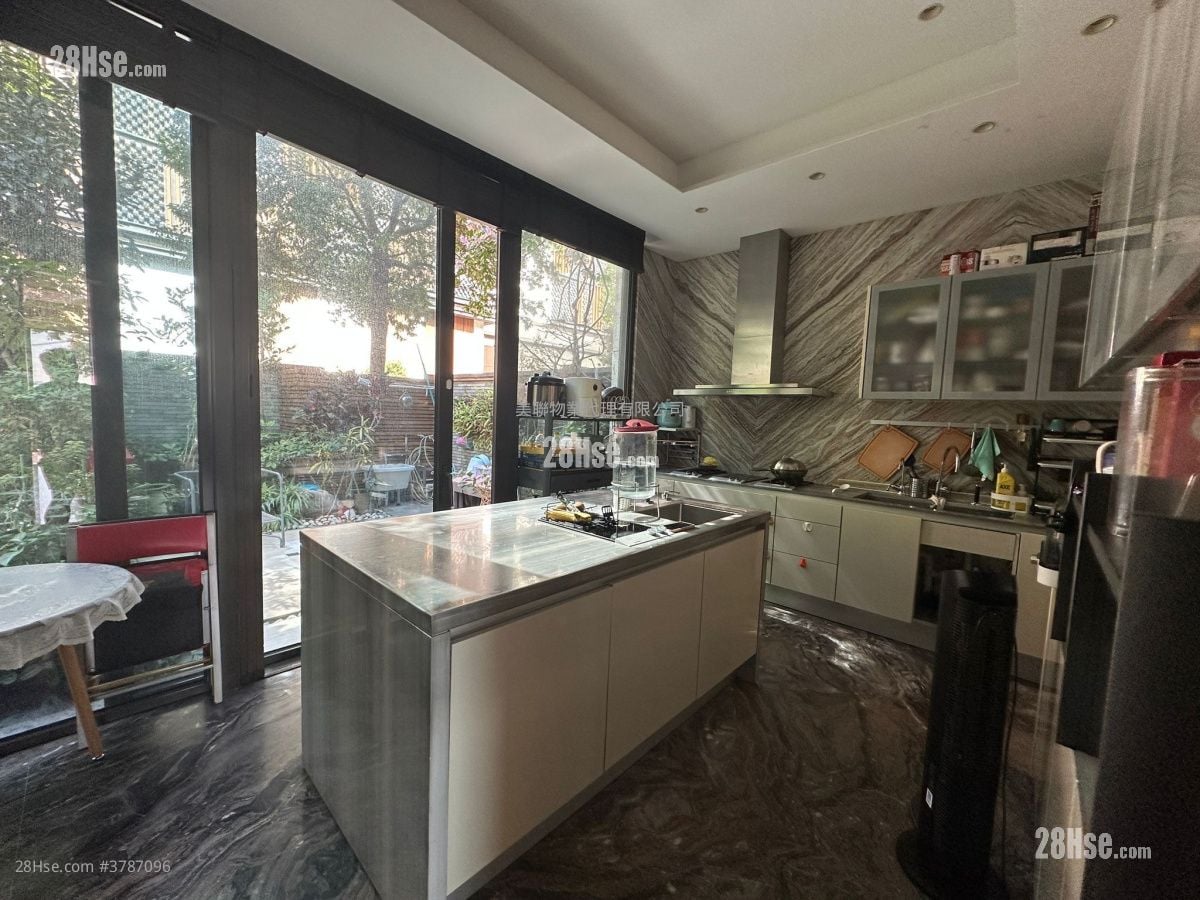 厨房: 星岸 售盘 4,155 平方尺