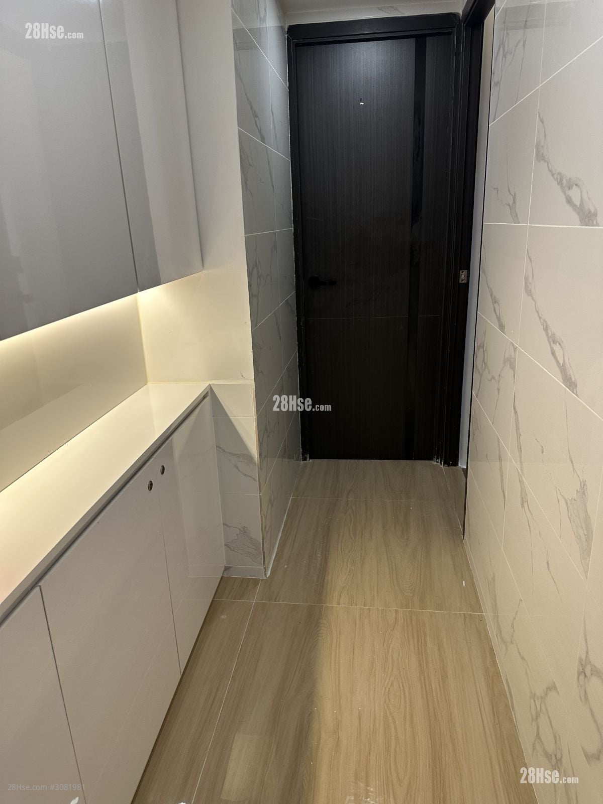 东威大厦 租盘 1 房 , 1 浴室 200 平方尺