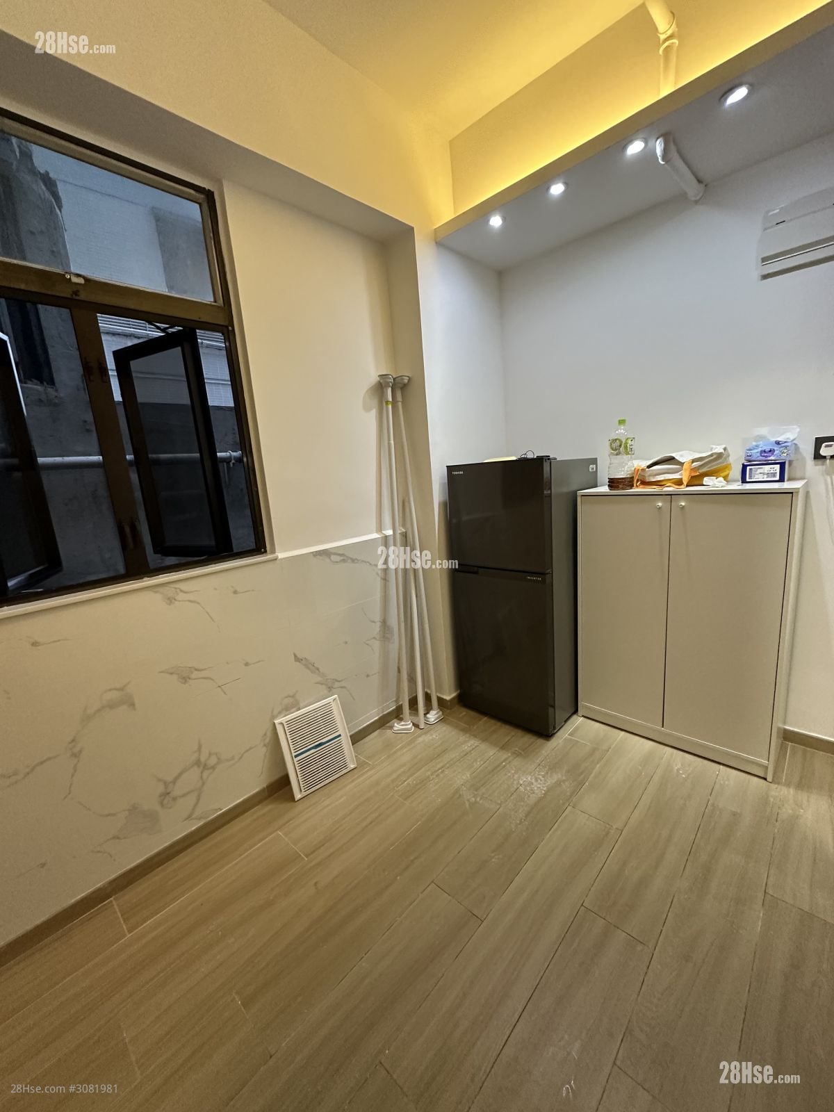 东威大厦 租盘 1 房 , 1 浴室 200 平方尺