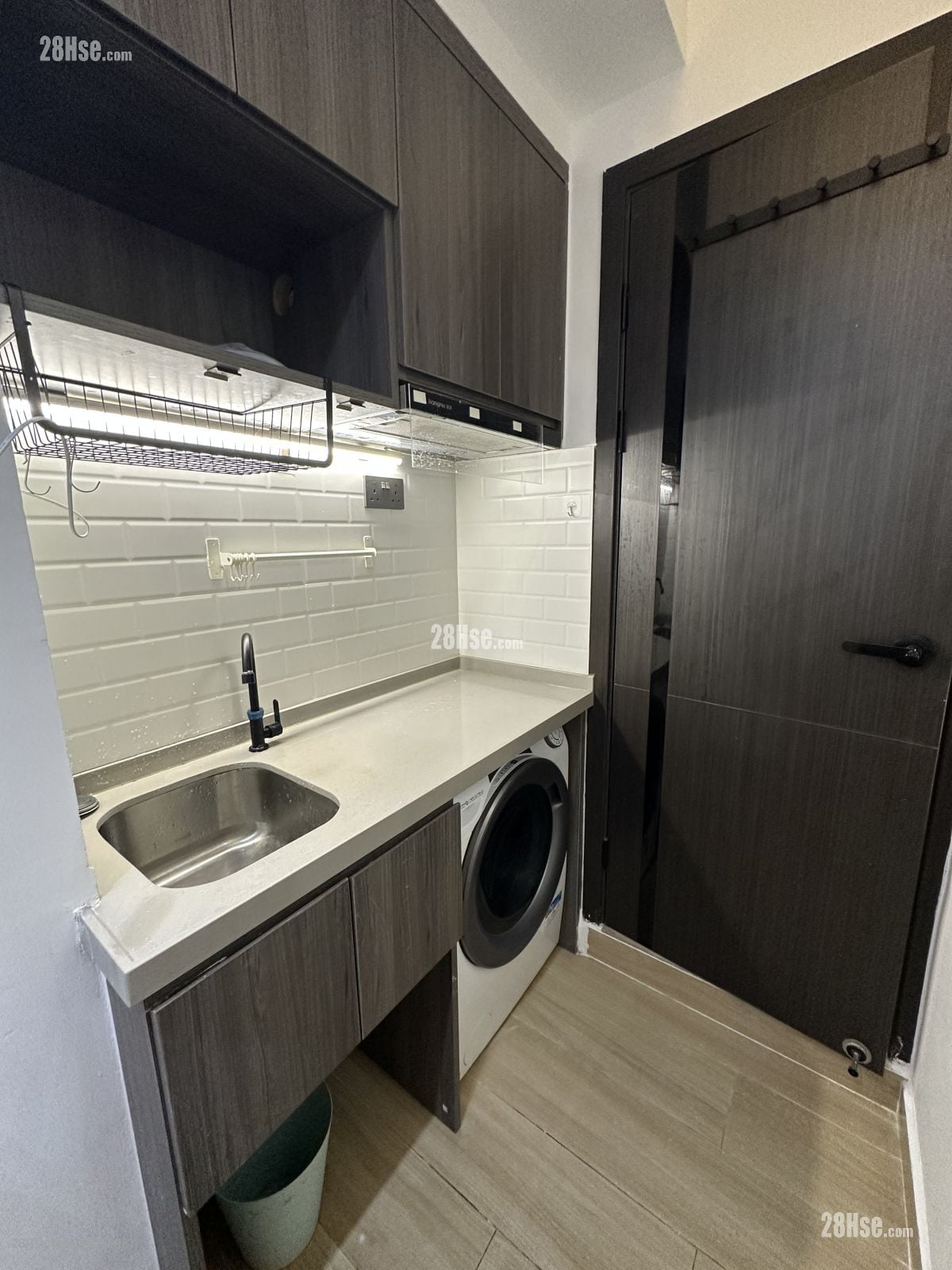 东威大厦 租盘 1 房 , 1 浴室 200 平方尺