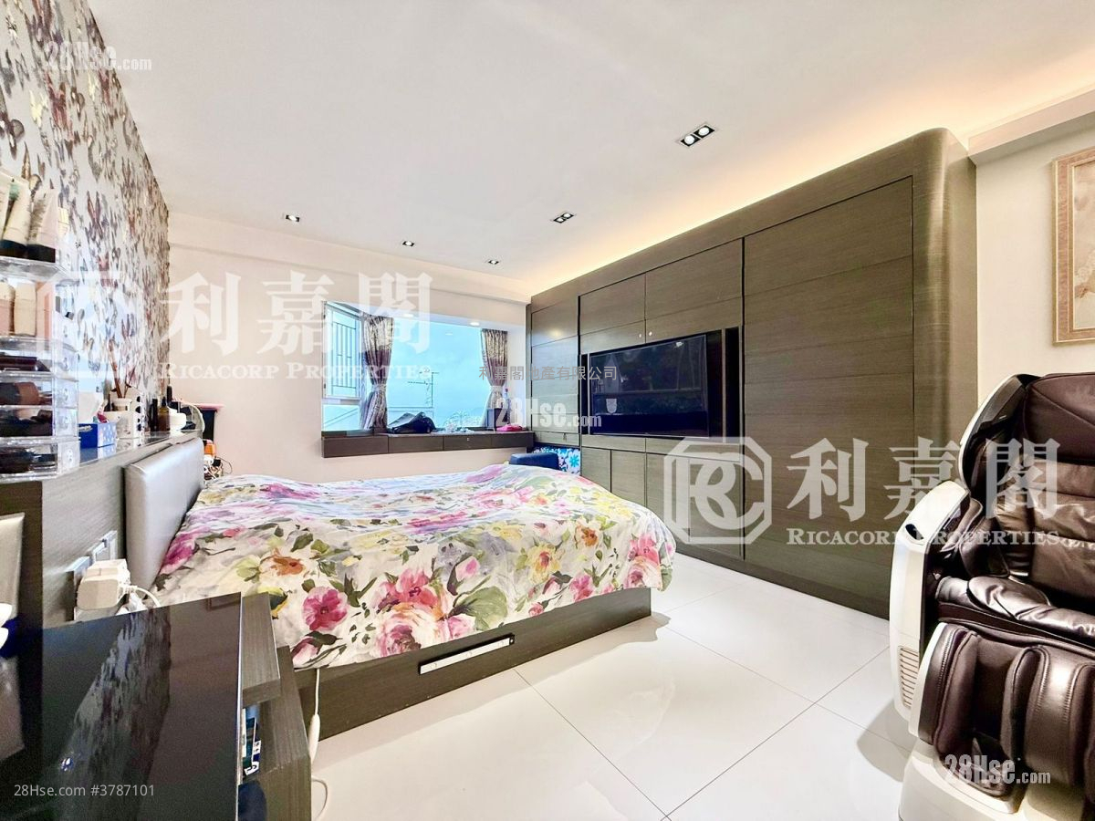 夏威夷花园 售盘 3 房 , 2 浴室 1,852 平方尺