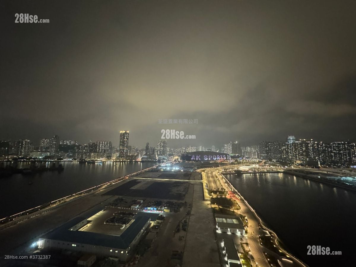 Twin Victoria Rental 3 Bedrooms , 2 Bathrooms 705 ft²