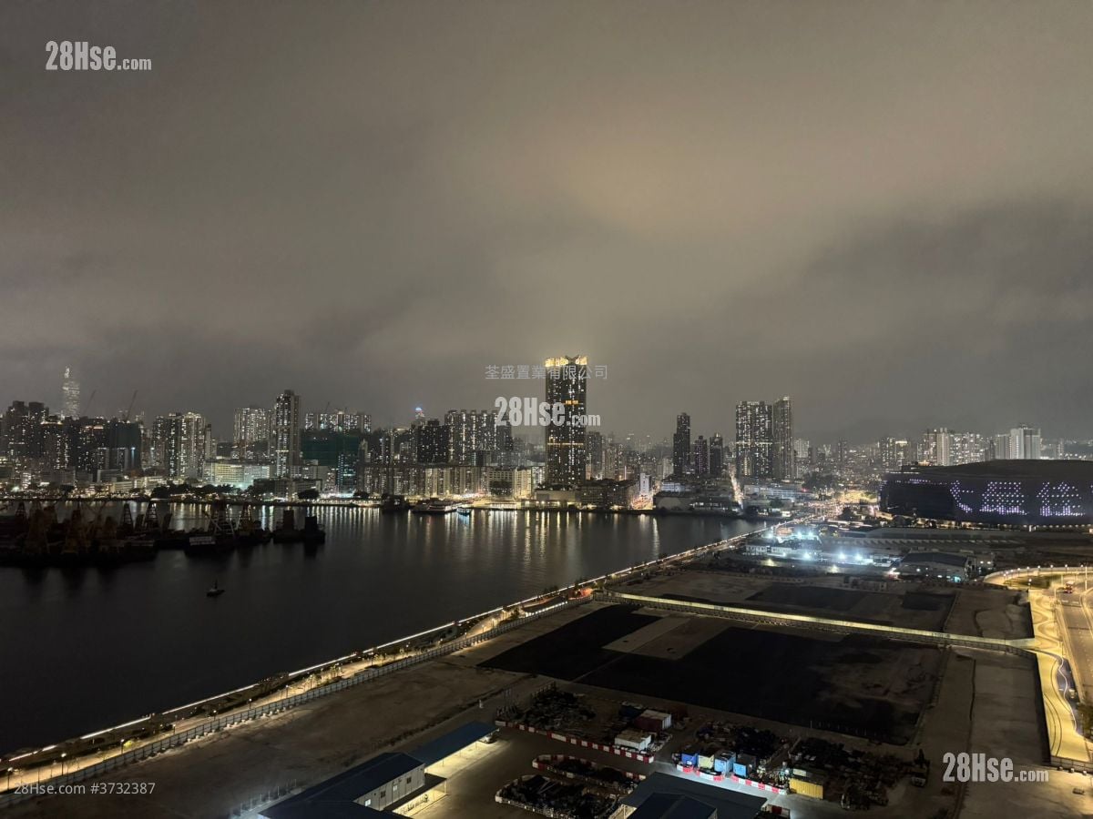 Twin Victoria Rental 3 Bedrooms , 2 Bathrooms 705 ft²