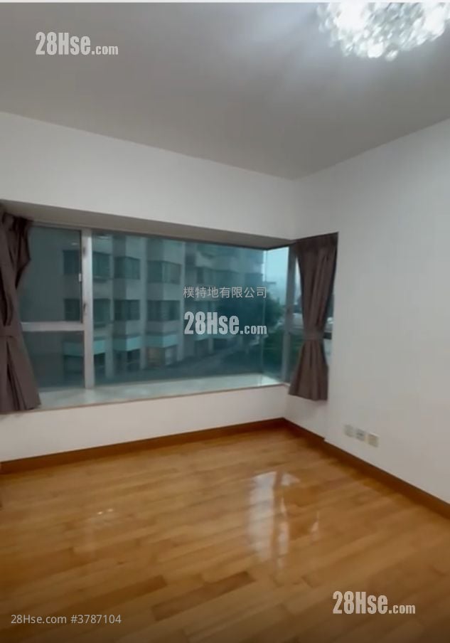 The Waterfront Rental 3 Bedrooms , 3 Bathrooms 934 ft²