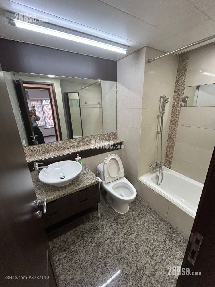 The Metropolis Residence Rental 2 Bedrooms , 1 Bathroom 465 ft²