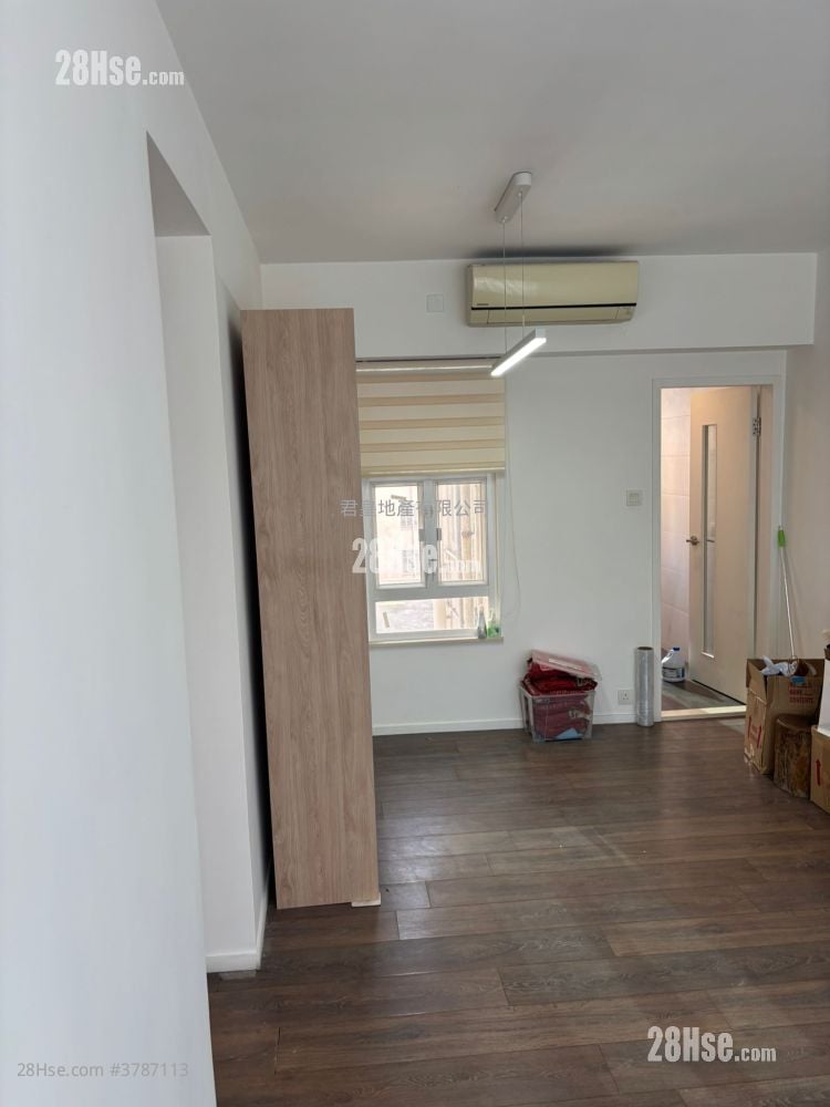 Springfield Court Sell 3 Bedrooms , 2 Bathrooms 647 ft²