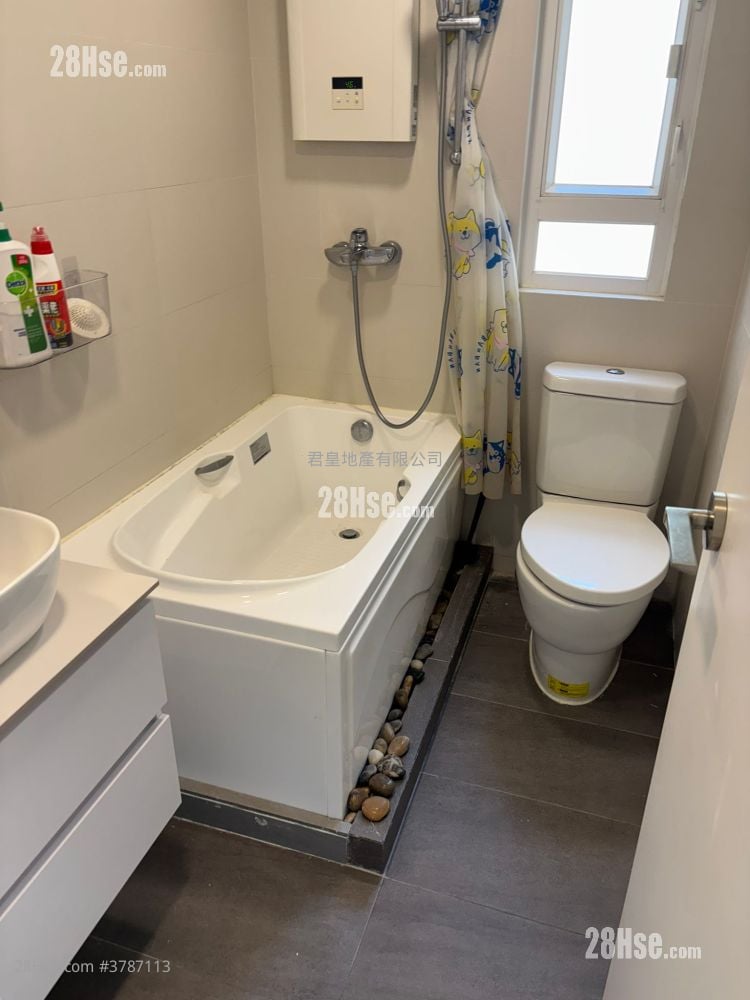 Springfield Court Sell 3 Bedrooms , 2 Bathrooms 647 ft²