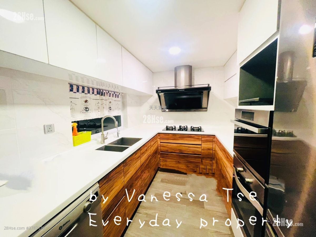 村屋 售盘 4 房 , 3 浴室 1,400 平方尺