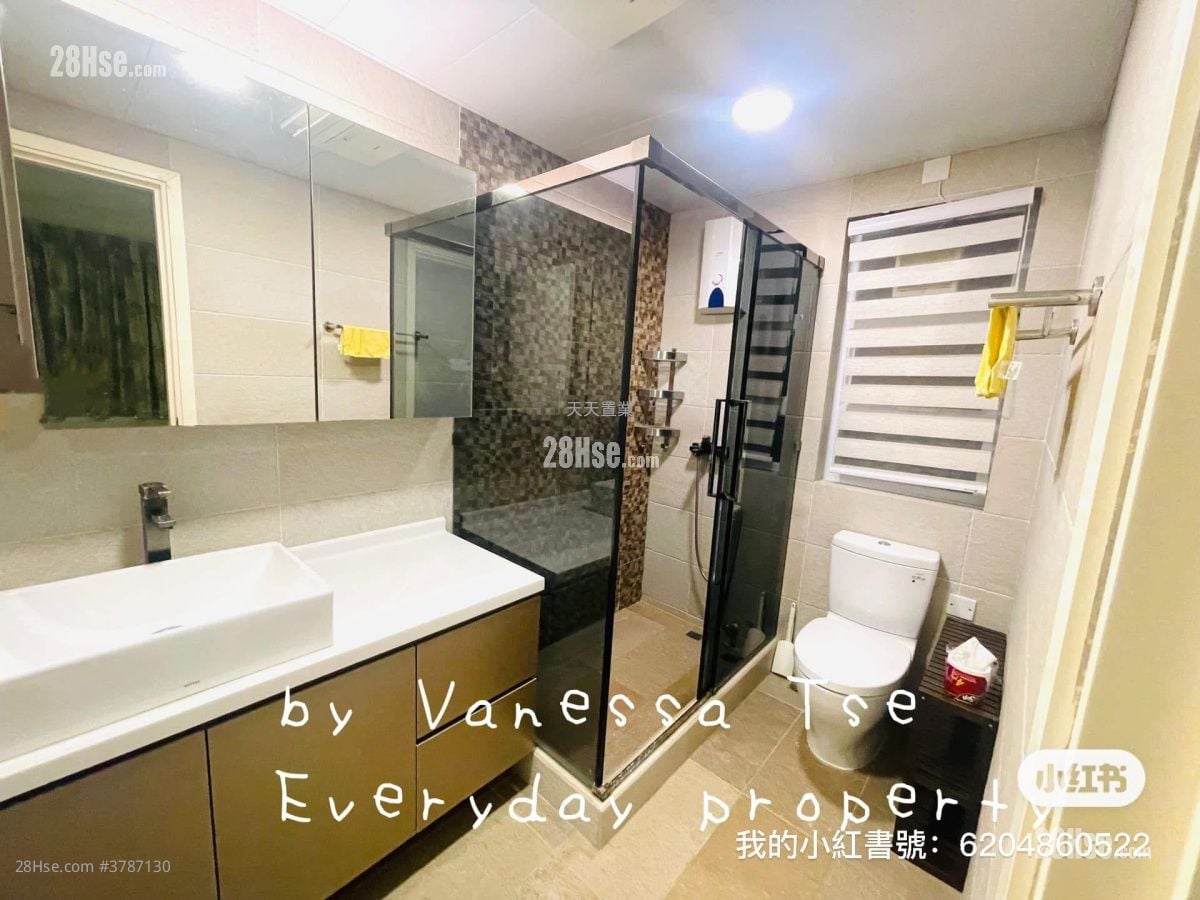 村屋 售盘 4 房 , 3 浴室 1,400 平方尺