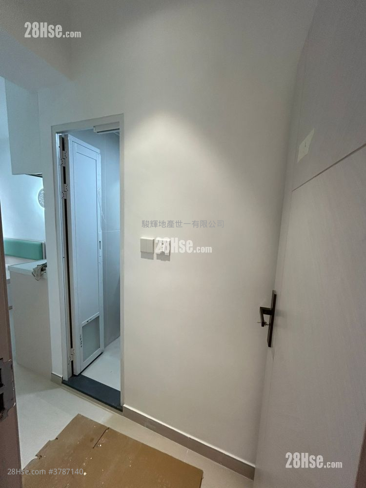 South Sea Apartments Rental 1 Bathroom 150 ft²