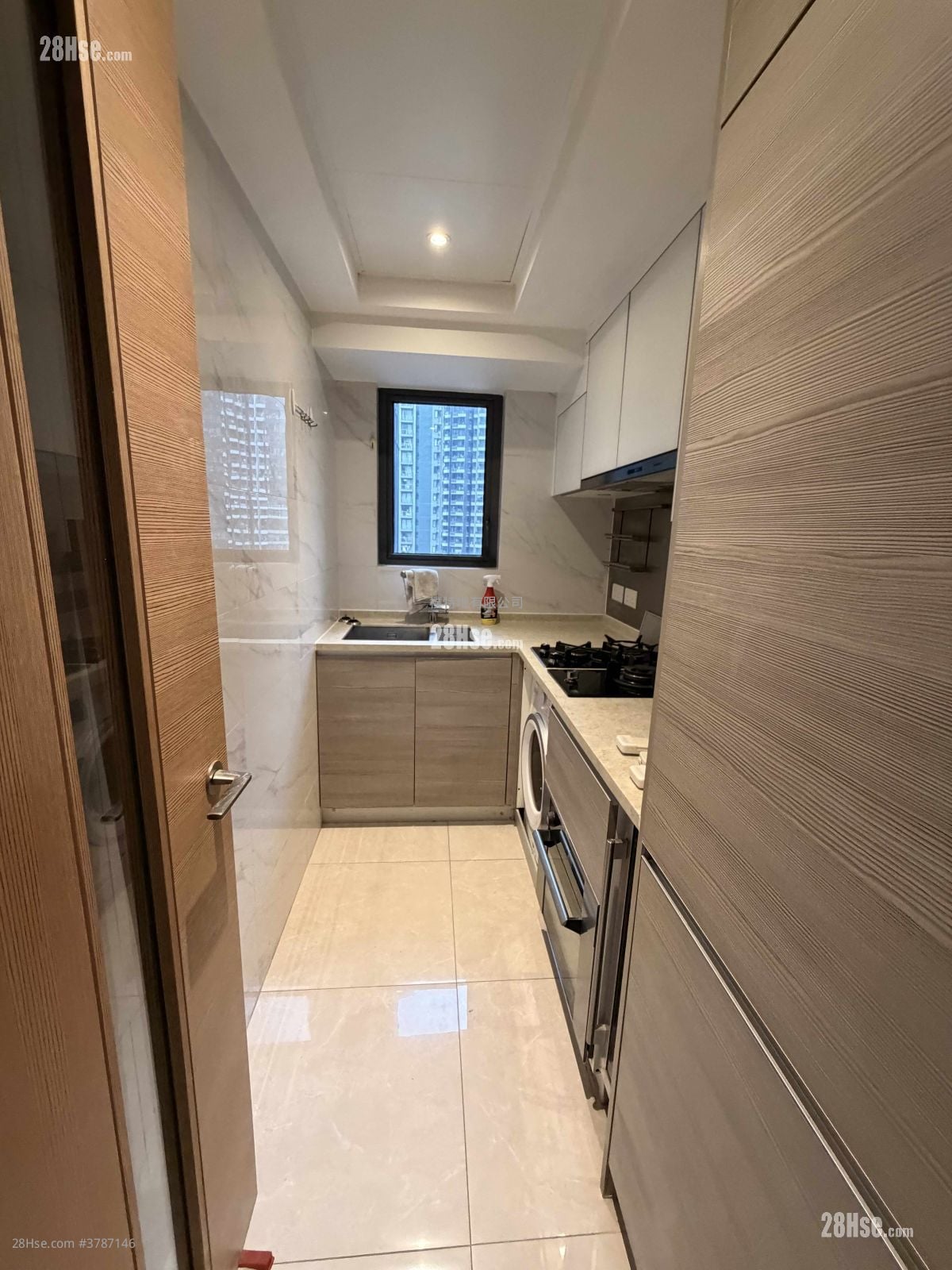 天寰 租盘 3 房 , 2 浴室 640 平方尺