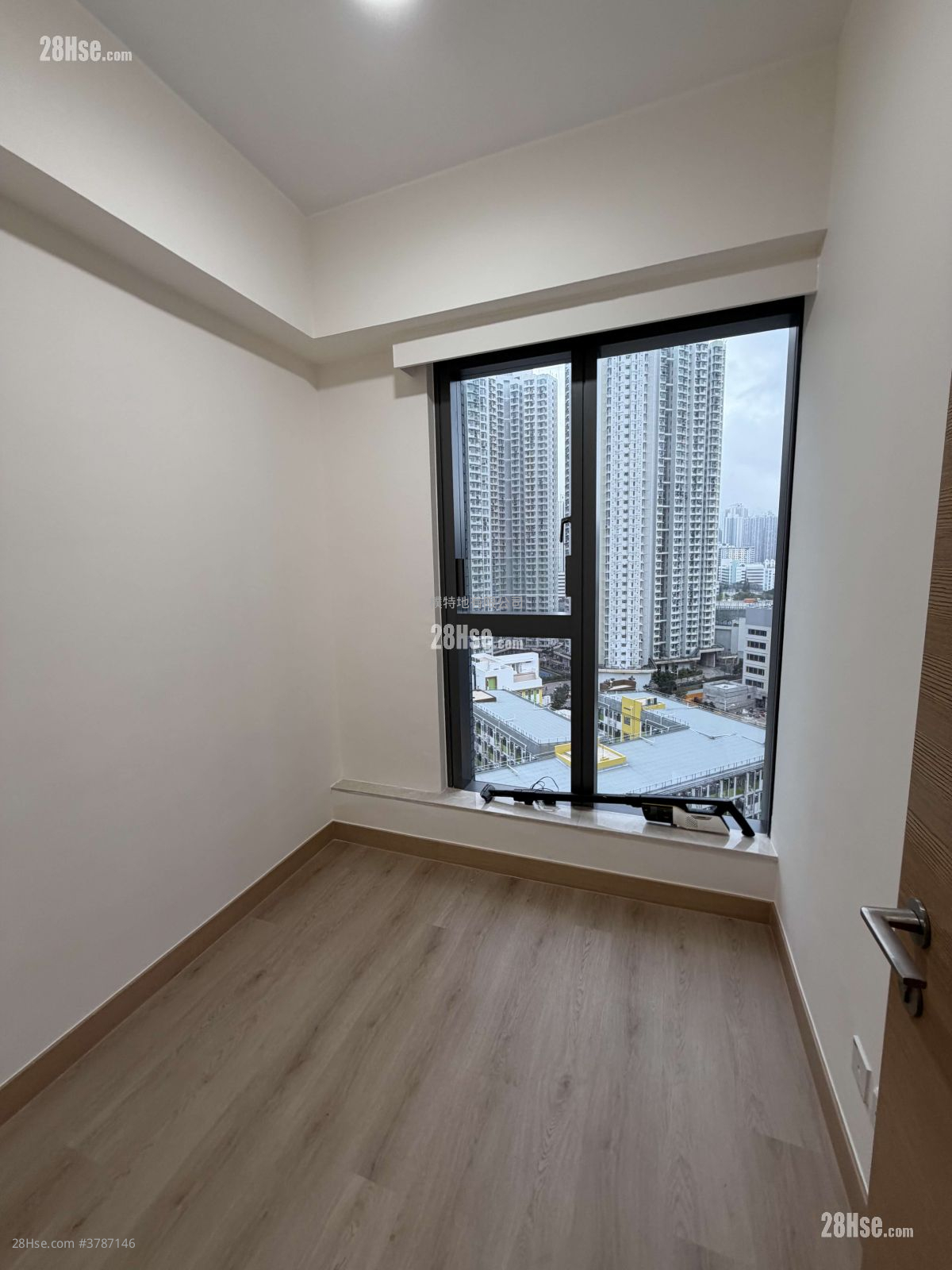 天寰 租盘 3 房 , 2 浴室 640 平方尺