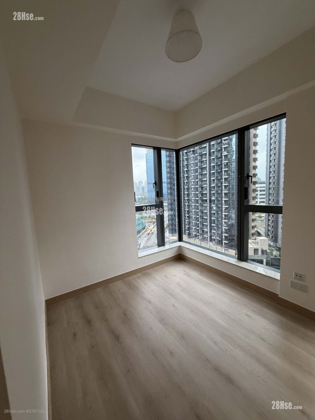 天寰 租盘 3 房 , 2 浴室 640 平方尺