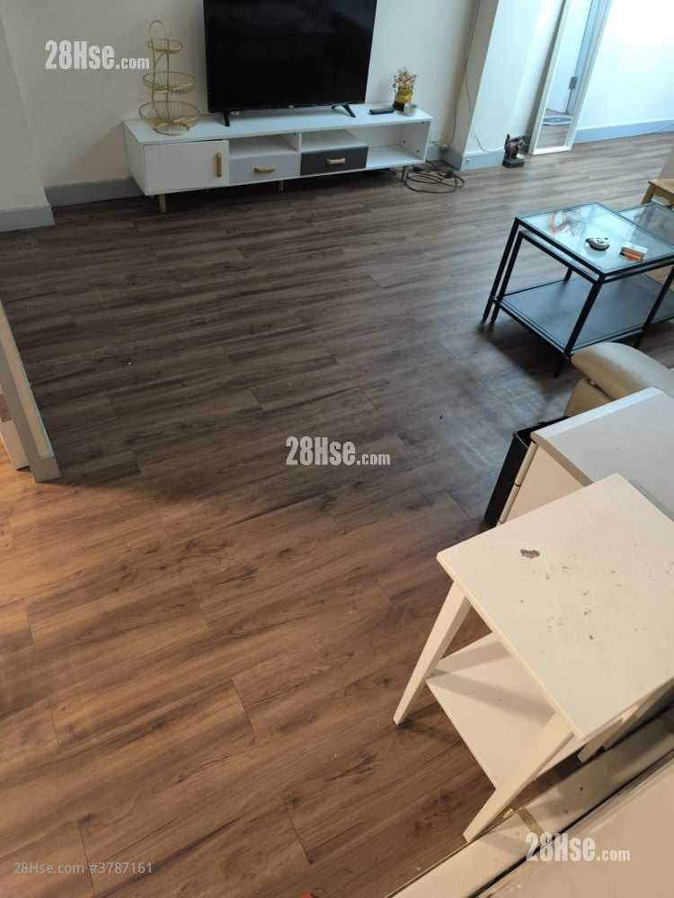 Windsor Mansion Rental 3 Bedrooms , 2 Bathrooms 650 ft²