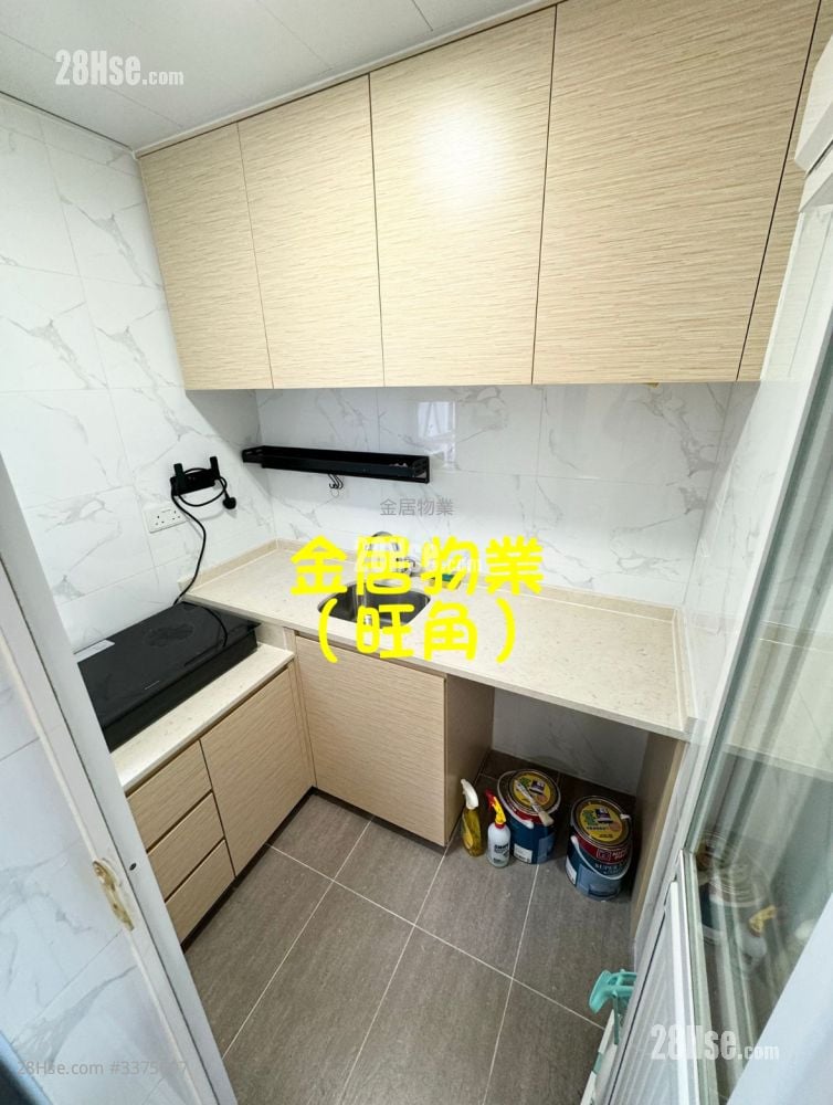 Hung Fai Building Sell 2 Bedrooms , 1 Bathroom 335 ft²