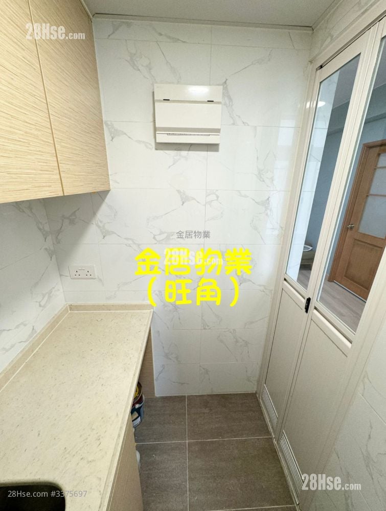 Hung Fai Building Sell 2 Bedrooms , 1 Bathroom 335 ft²