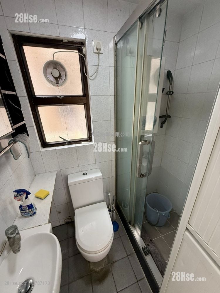 Po Wai Building Sell 2 Bedrooms , 1 Bathroom 262 ft²