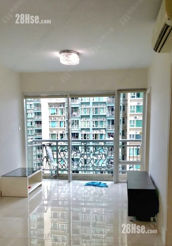 Metro Town Sell 3 Bedrooms , 1 Bathroom 594 ft²