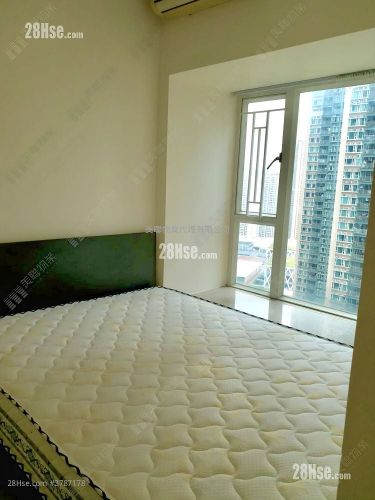 Metro Town Sell 3 Bedrooms , 1 Bathroom 594 ft²