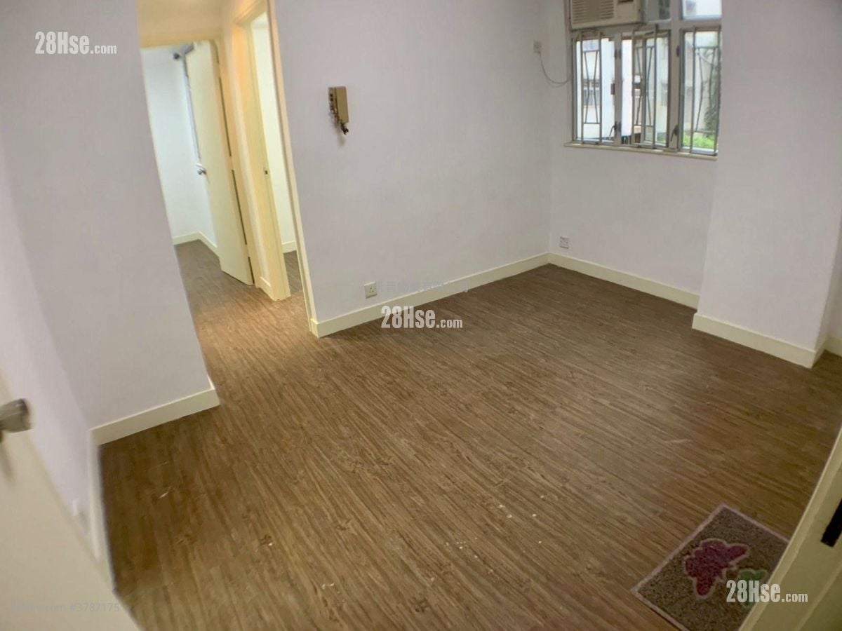 Sunshine Plaza Sell 2 Bedrooms , 1 Bathroom 314 ft²