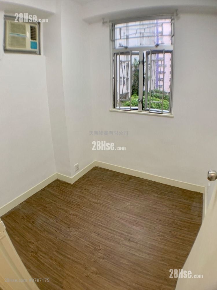 Sunshine Plaza Sell 2 Bedrooms , 1 Bathroom 314 ft²