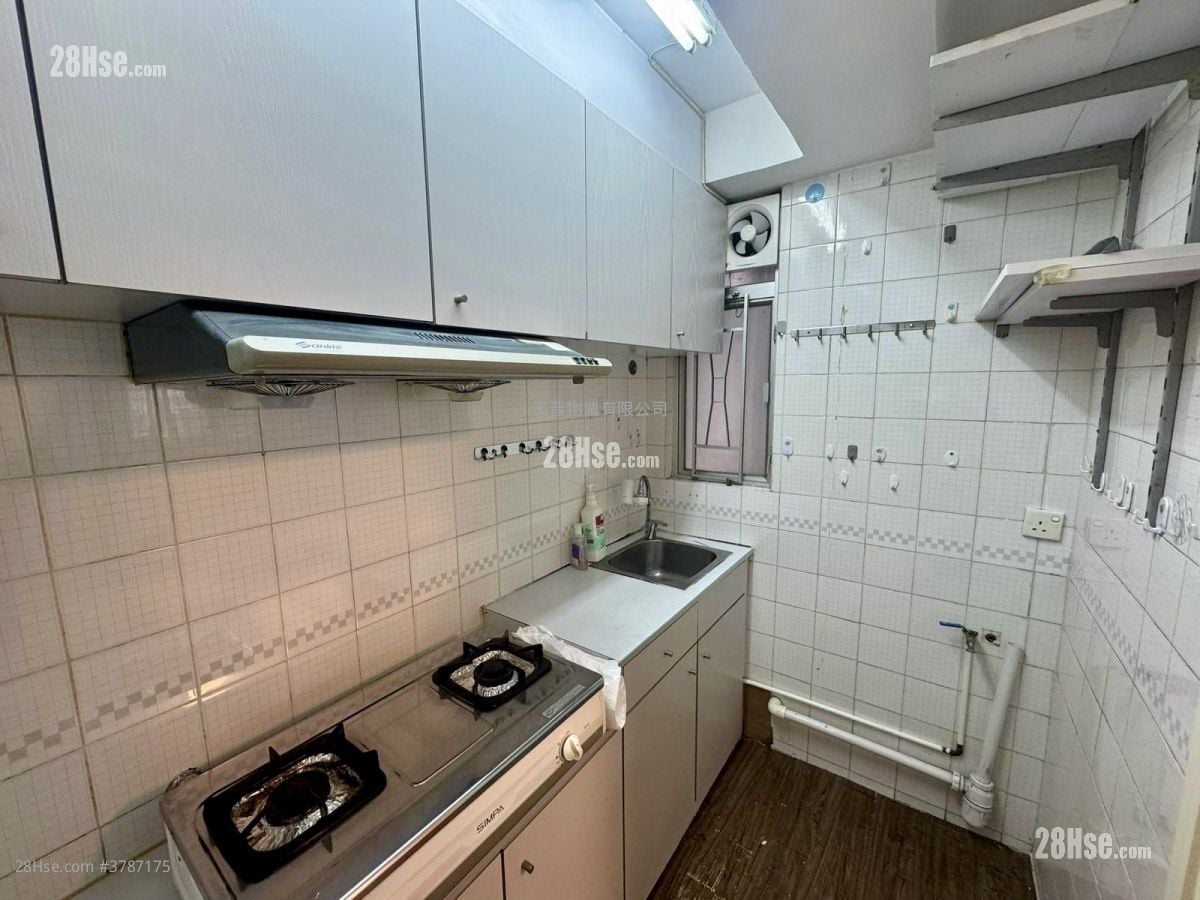 Sunshine Plaza Sell 2 Bedrooms , 1 Bathroom 314 ft²