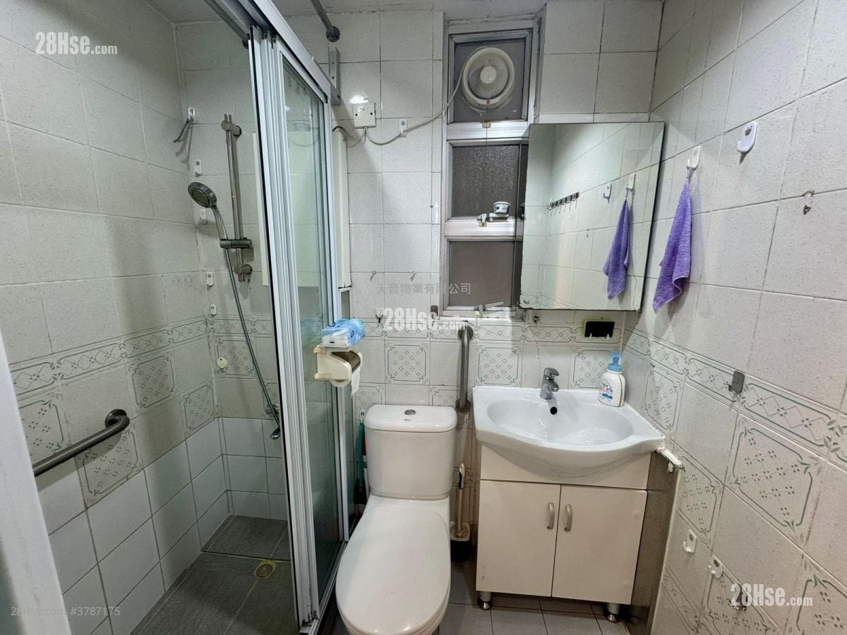 Sunshine Plaza Sell 2 Bedrooms , 1 Bathroom 314 ft²