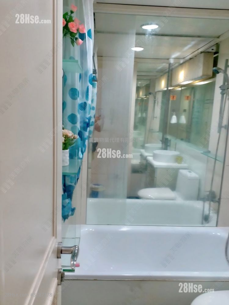 Metro Town Sell 3 Bedrooms , 1 Bathroom 594 ft²