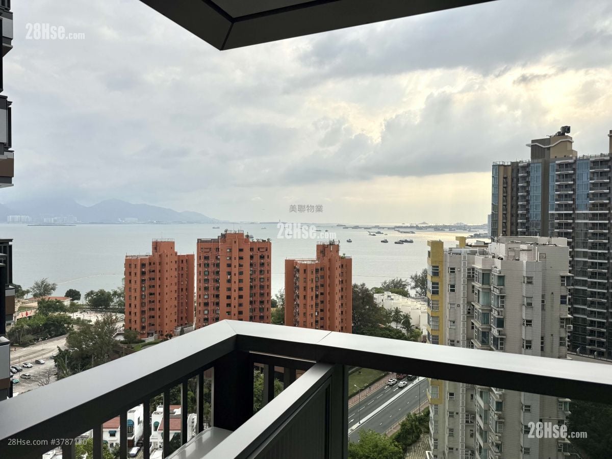Gold Coast Bay Rental 1 Bedroom 315 ft²