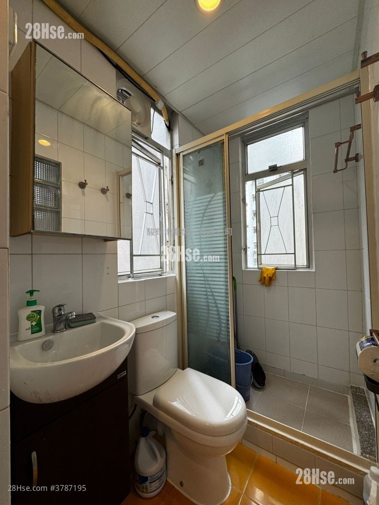 Winfield Building Rental Studio , 1 Bathroom 194 ft²