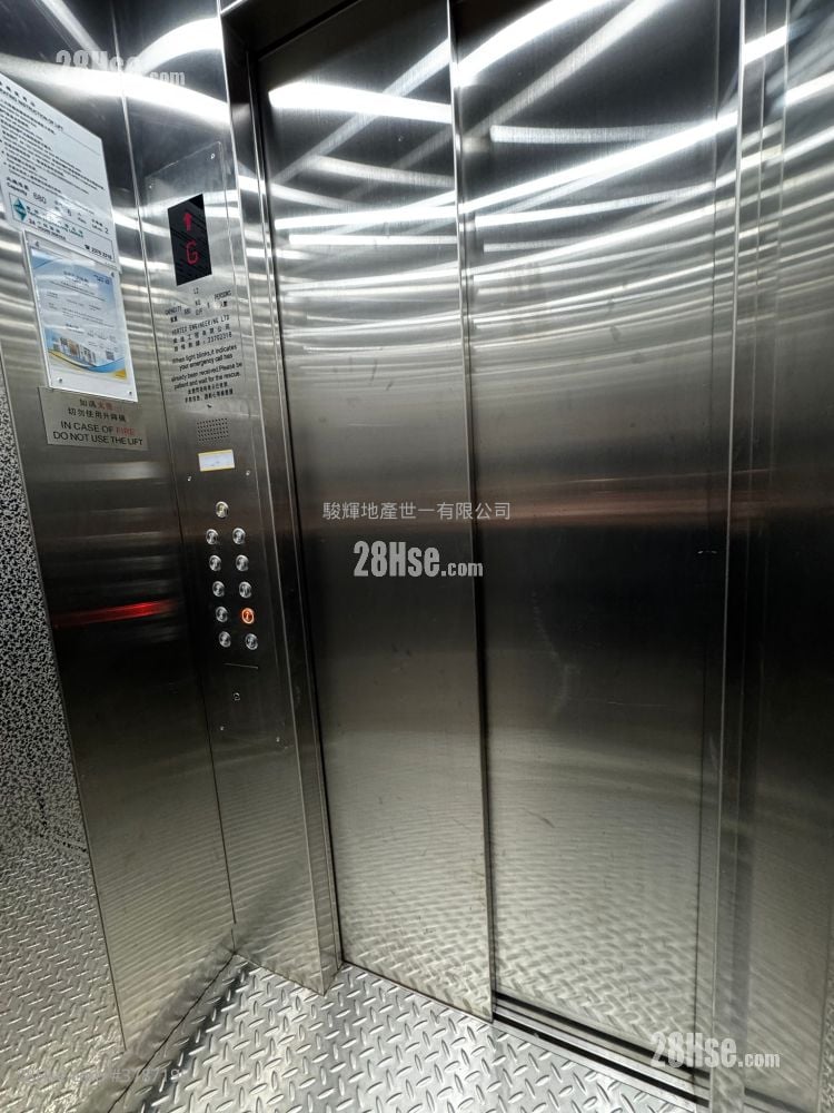 Winfield Building Rental Studio , 1 Bathroom 194 ft²