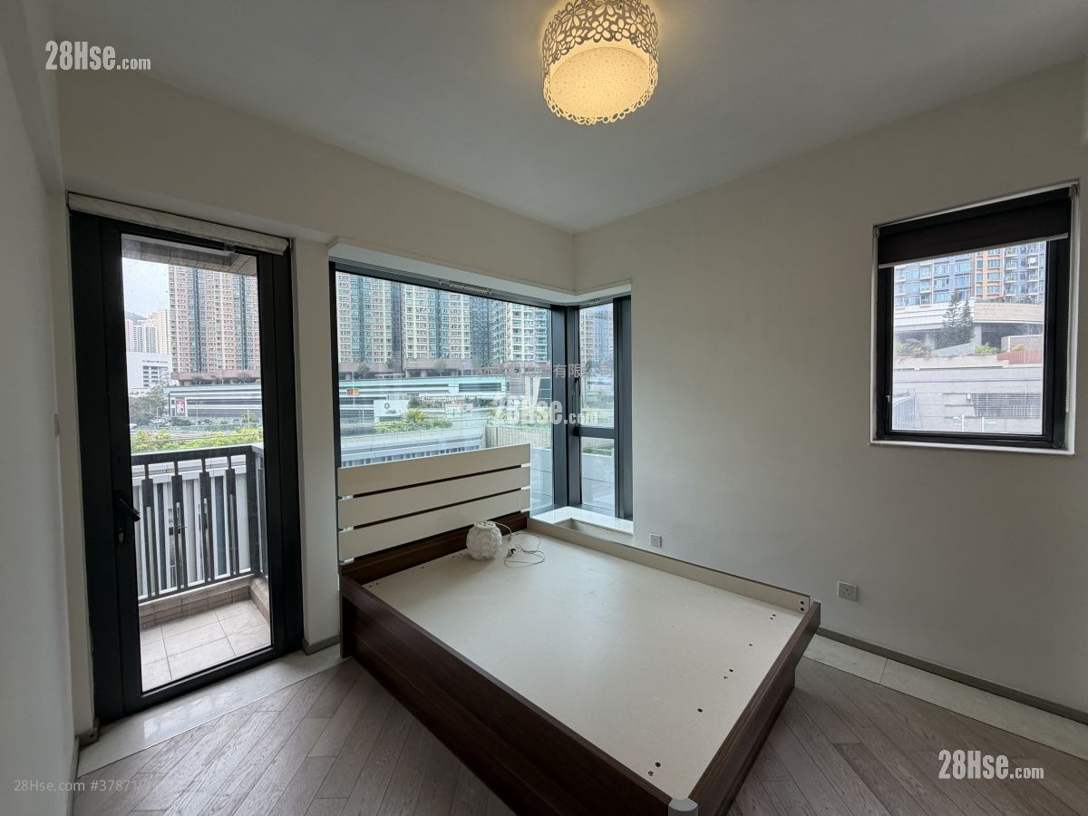 The Wings Sell 3 Bedrooms , 2 Bathrooms 699 ft²