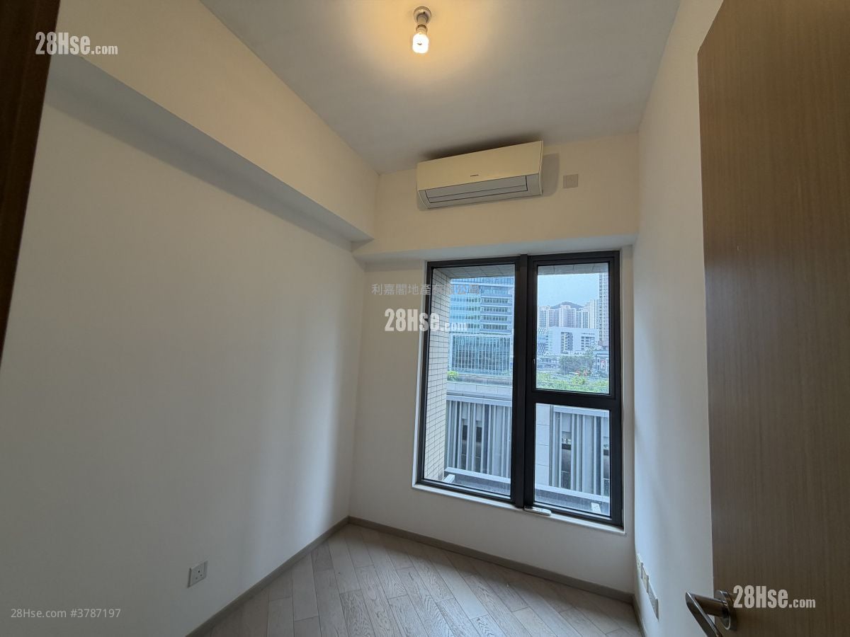 The Wings Sell 3 Bedrooms , 2 Bathrooms 699 ft²