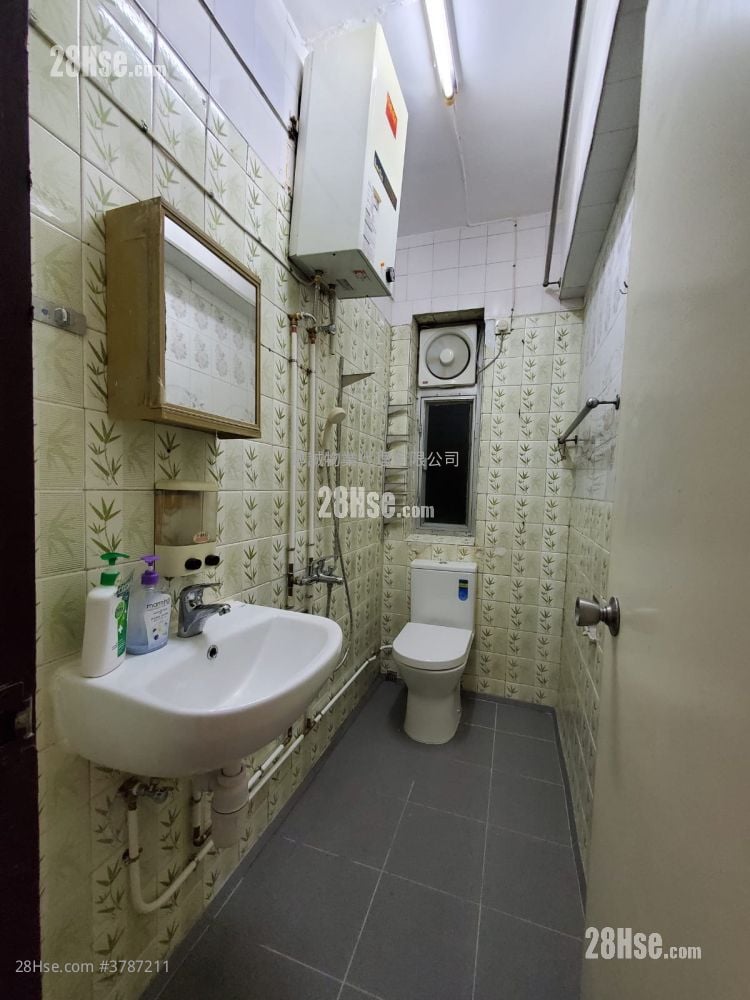 得富大楼 售盘 3 房 , 1 浴室 487 平方尺