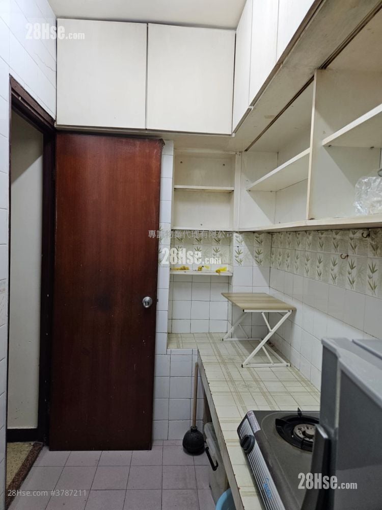 得富大楼 售盘 3 房 , 1 浴室 487 平方尺