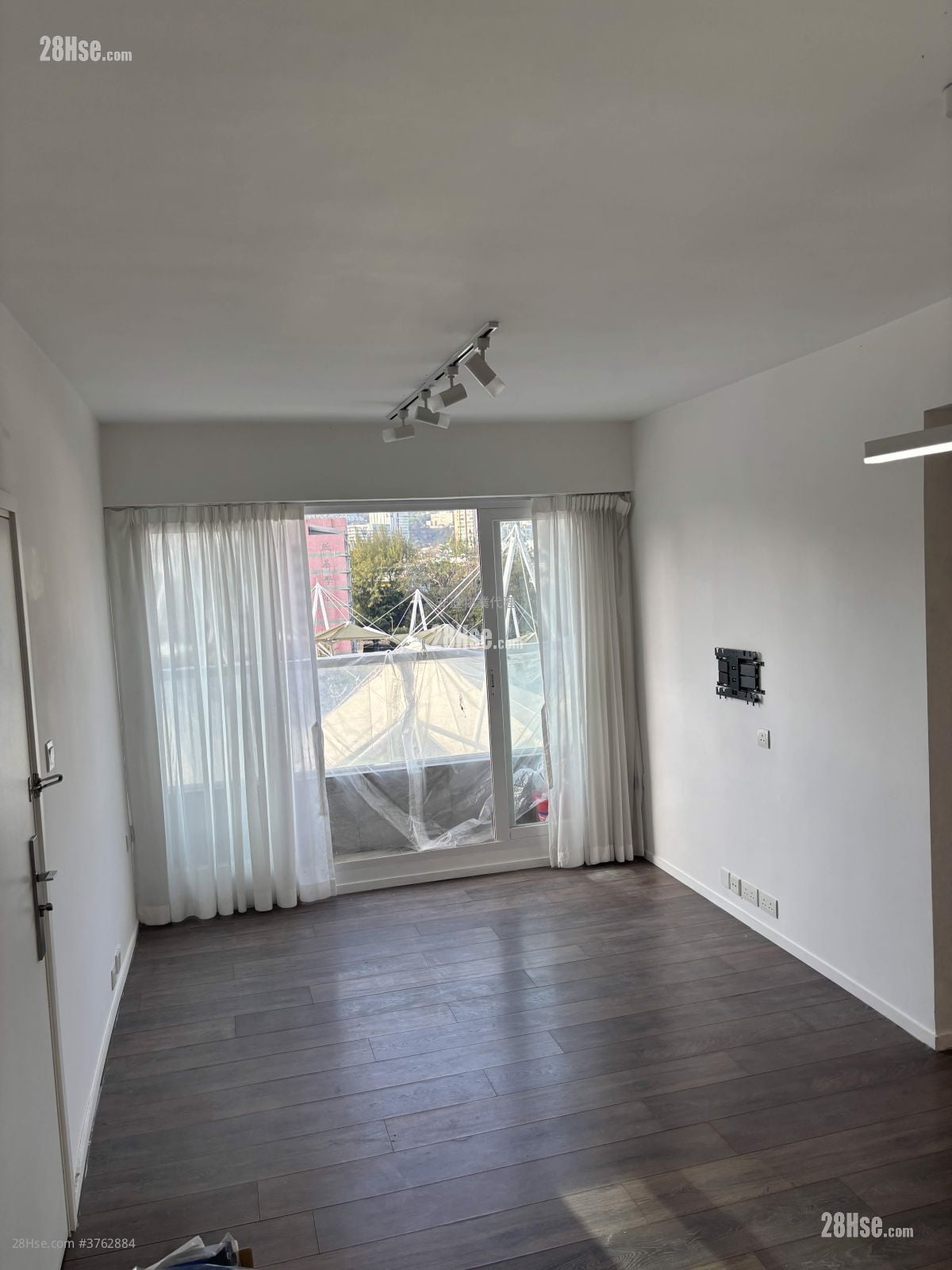 Springfield Court Sell 1 Bedroom 647 ft²