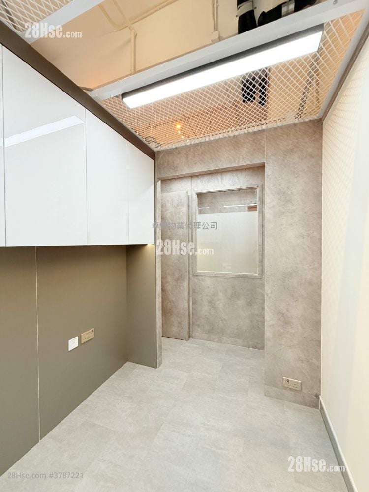 W668 Rental 3 Bedrooms , 1 Toilet 508 ft²