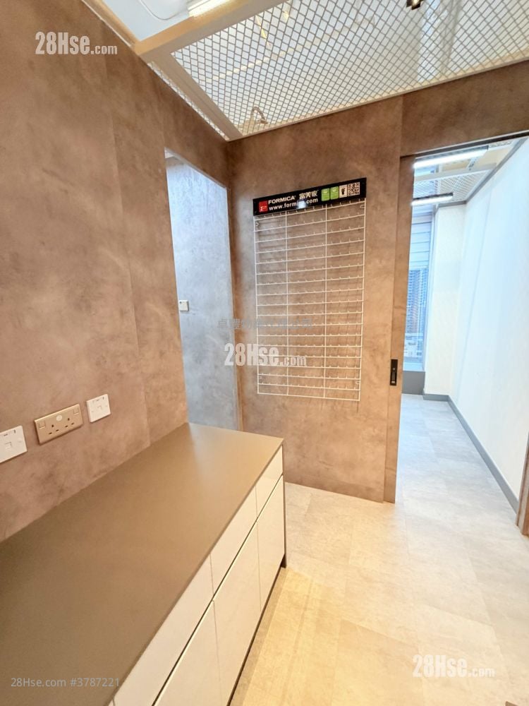 W668 Rental 3 Bedrooms , 1 Toilet 508 ft²