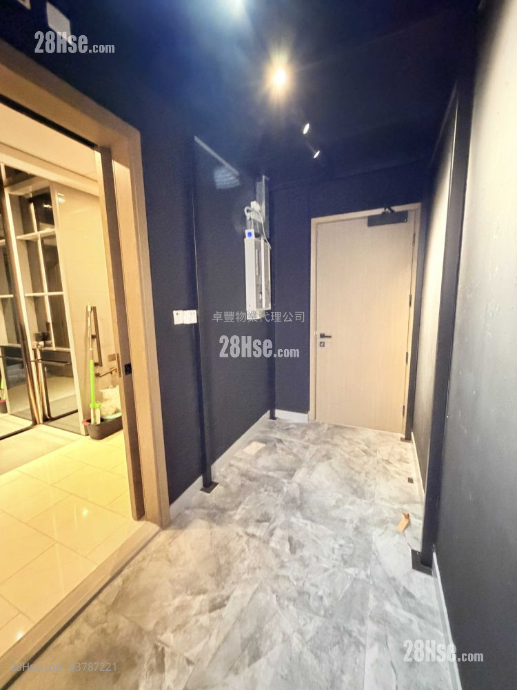 W668 Rental 3 Bedrooms , 1 Toilet 508 ft²