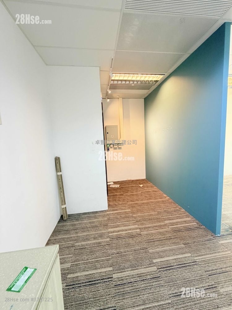 Global Gateway Tower Rental 2 Bedrooms 639 ft²