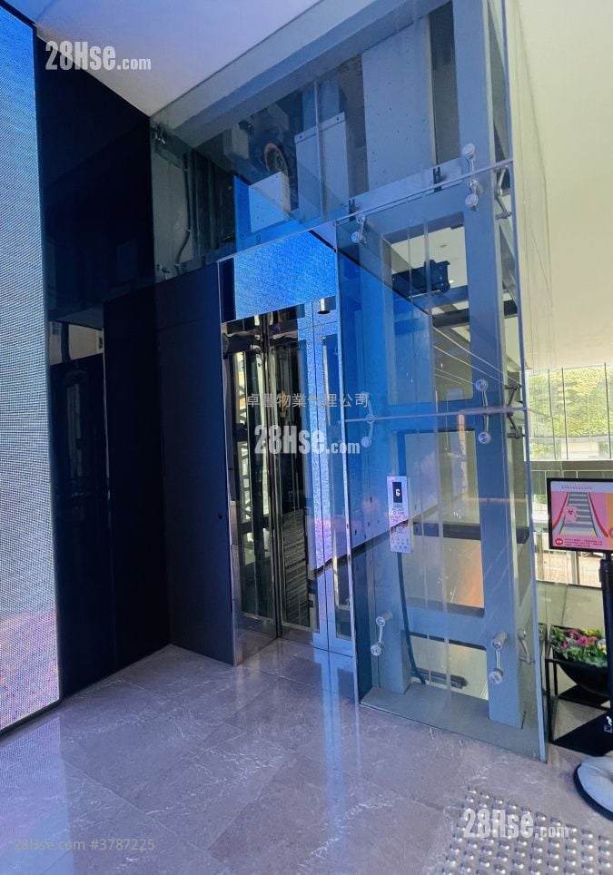 Global Gateway Tower Rental 2 Bedrooms 639 ft²