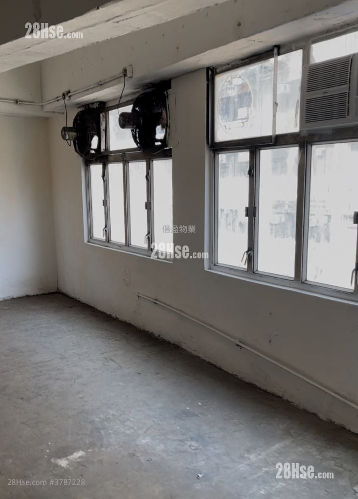 观塘工业中心 租盘 2,450 平方尺